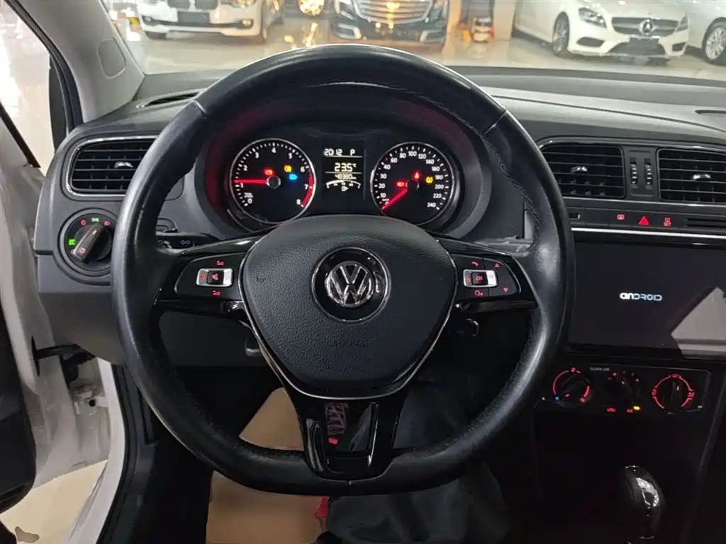 Volkswagen Polo 2018 1.5L Auto Comfort фото 11