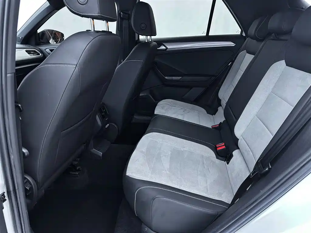 Volkswagen T-ROC 2021 Facelift 280TSI DSG 2WD R-Line Pro Smart Connect Edition фото 14