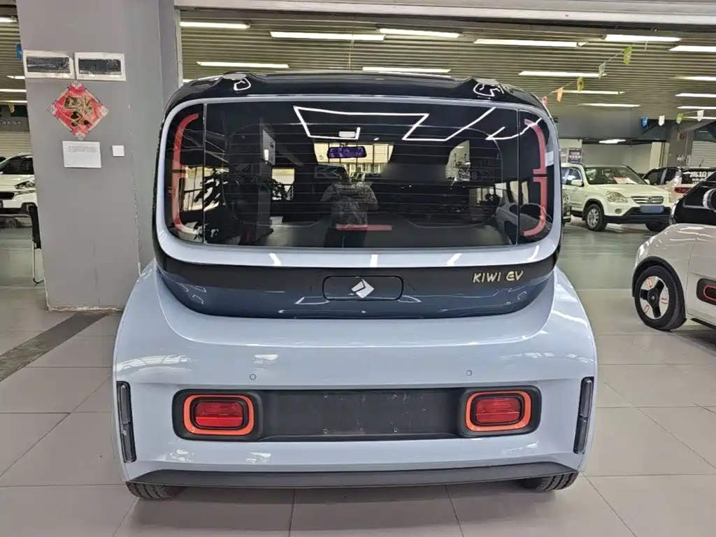 Фото 6 - Baojun KiWi EV
