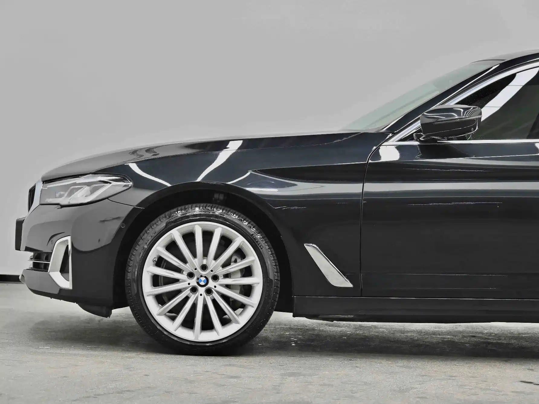 صورة 26 - BMW 5 Series