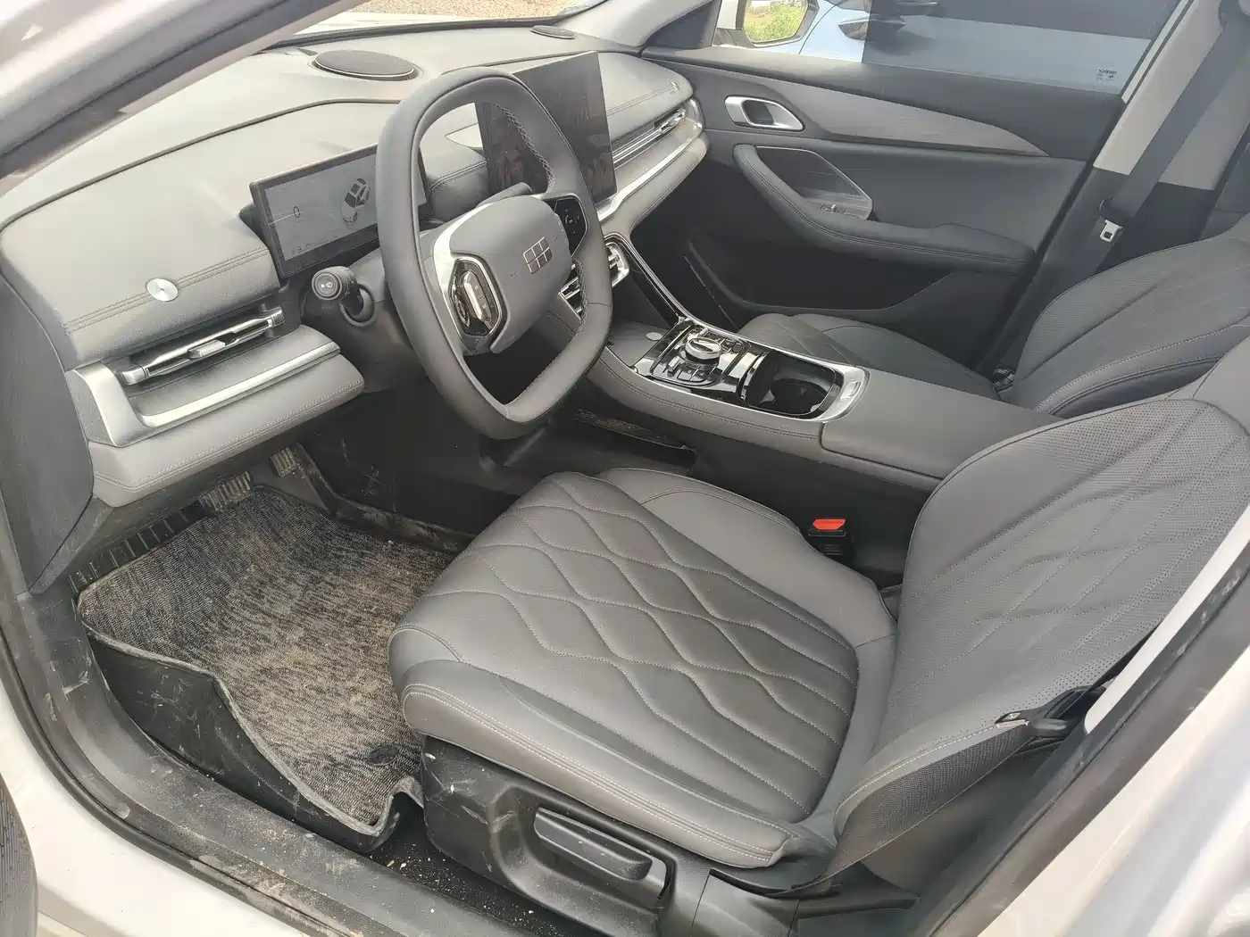 Geely Galaxy Galaxy A7 2025 EM-i 150km Explorer+ Edition фото 6