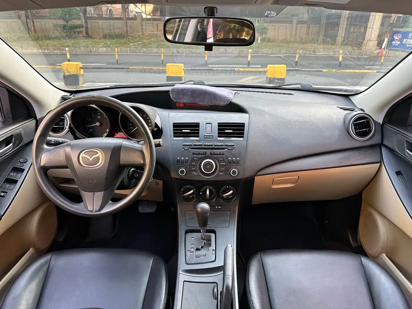 Mazda Mazda3 Axela 2011 2011 Sedan 1.6L Automatic Comfort