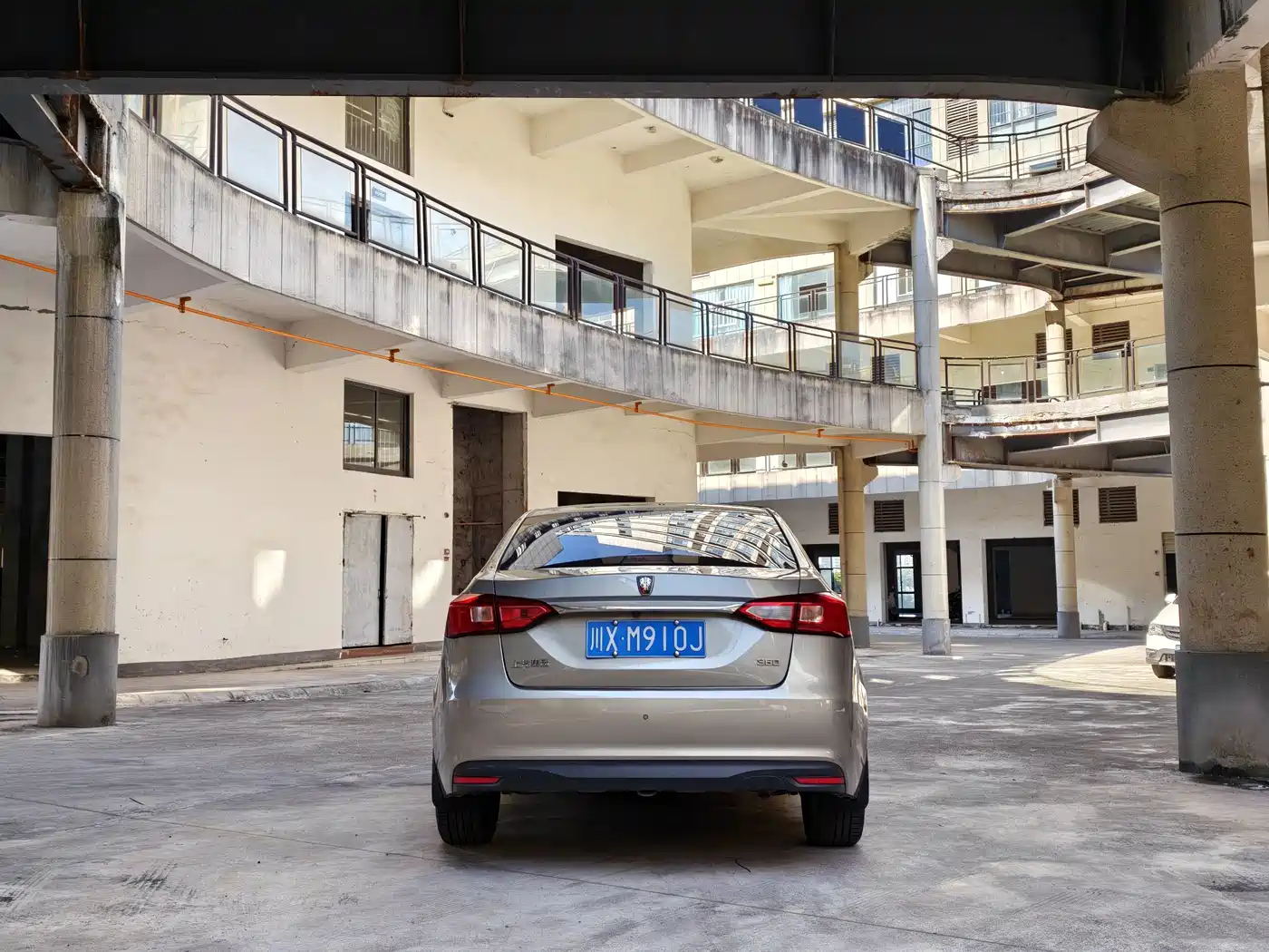 Roewe 360 2017 2017 1.5L Manual Luxury Edition
