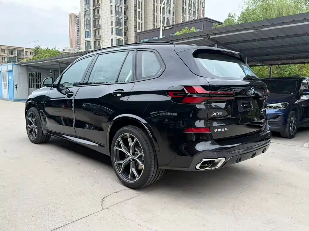 BMW X5 2026 2026 Facelift xDrive 30Li Exclusive M Sport Shadowline Package