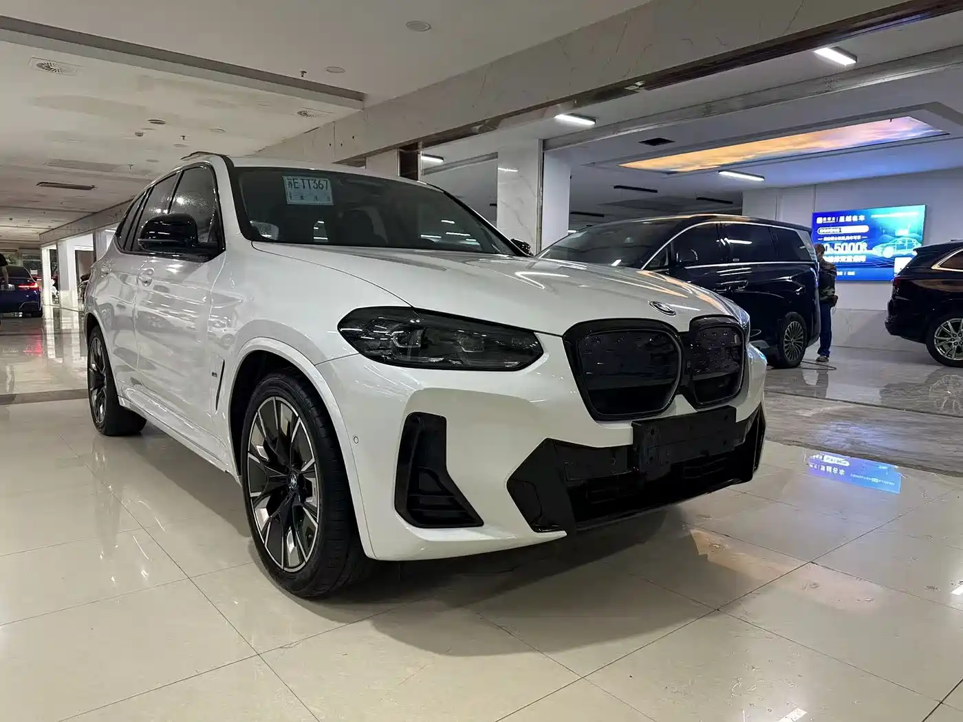 Фото 3 - BMW iX3