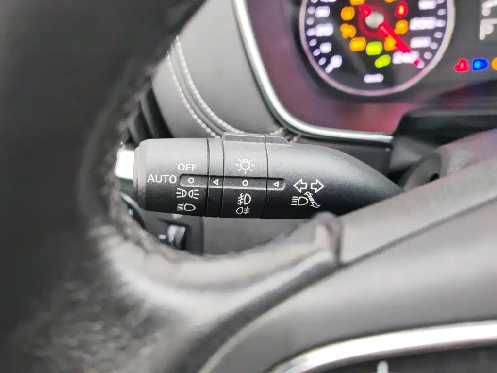 Фото 21 - Roewe RX5