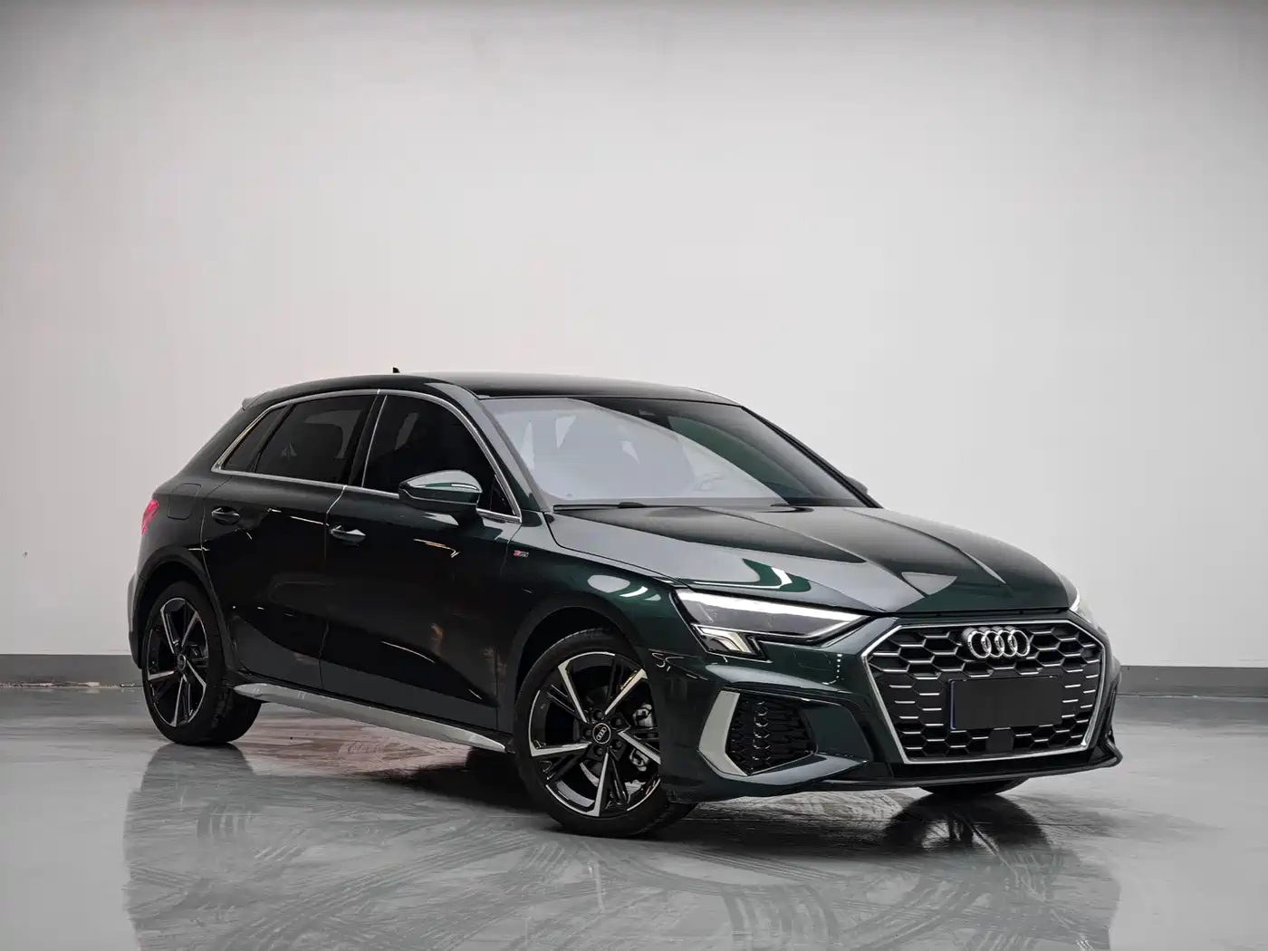 Audi A3 2024 Model Sportback 35 TFSI Fashion Sport фото 3