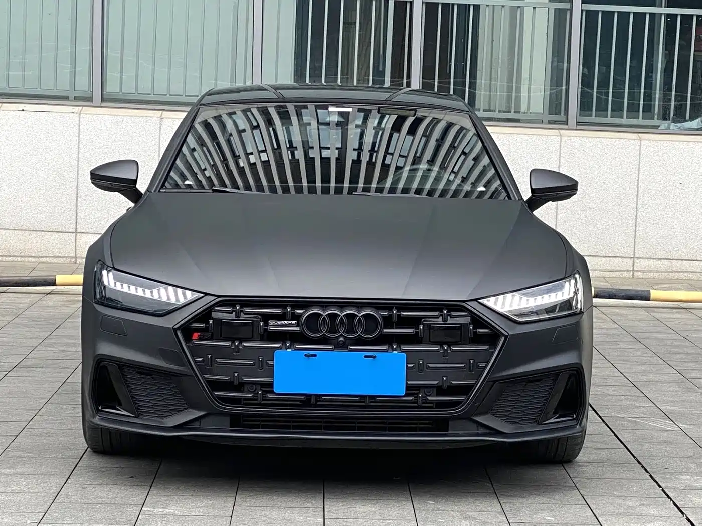 Audi A7L 2023 45 TFSI quattro S-line Black Warrior Edition фото 2