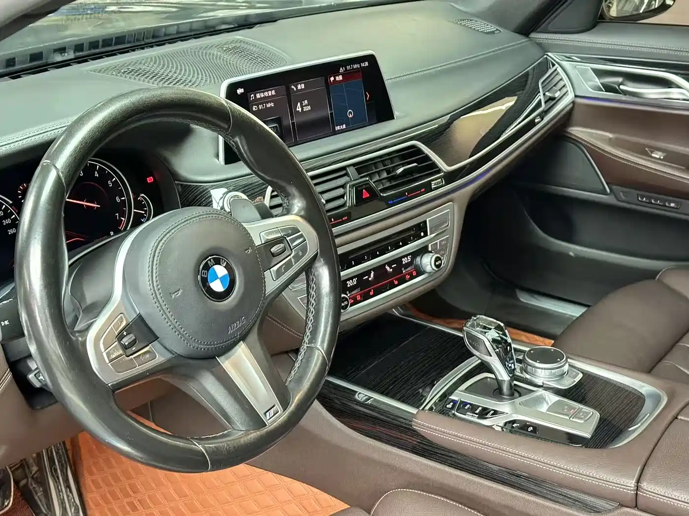 BMW 7 Series 2018 730Li Leading Type M Sport Package фото 10