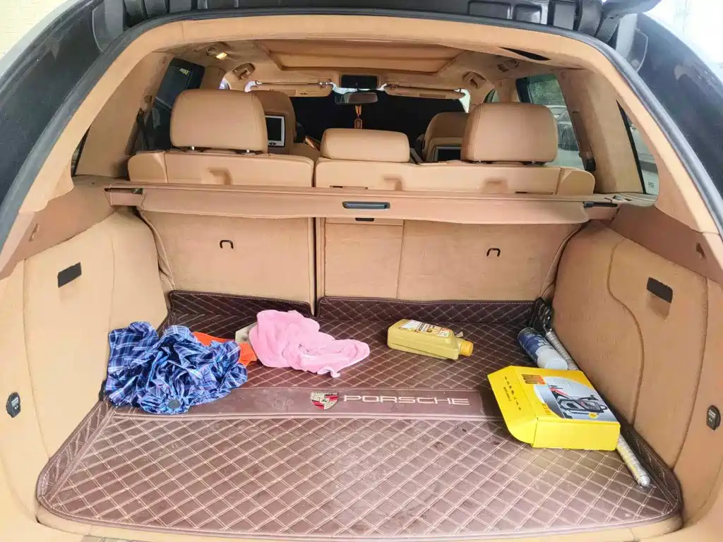 Photo 5 - Porsche Cayenne