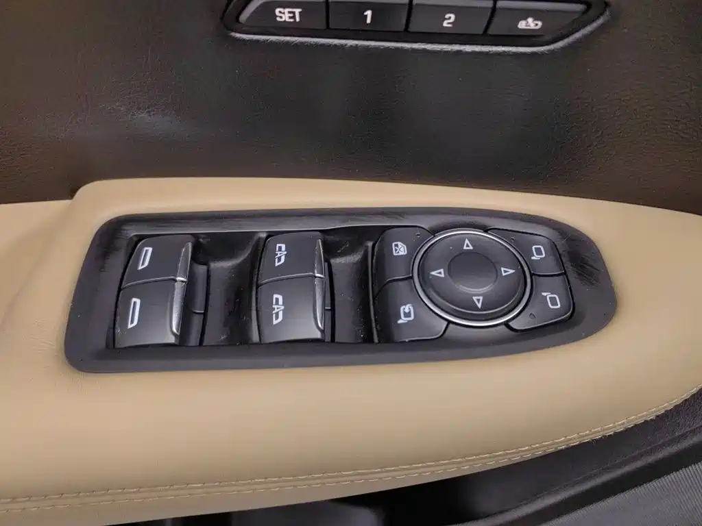 صورة 9 - Cadillac XT5