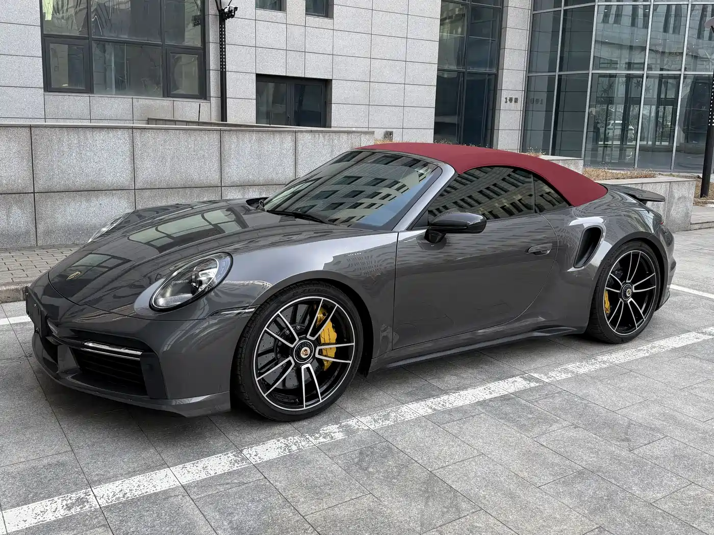 PORSCHE 911