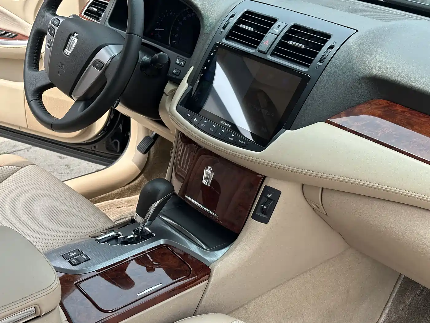 Toyota Crown 2010 2.5L Royal фото 14