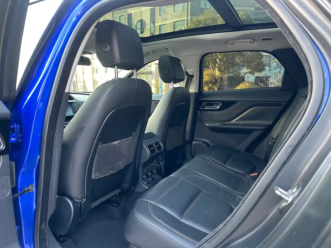 Photo 7 - Jaguar F-PACE
