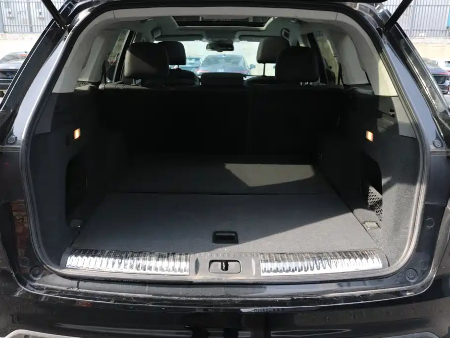Hongqi HS7 2020 2021 2.0T DCT FWD Smart Connect Qi Chang Edition