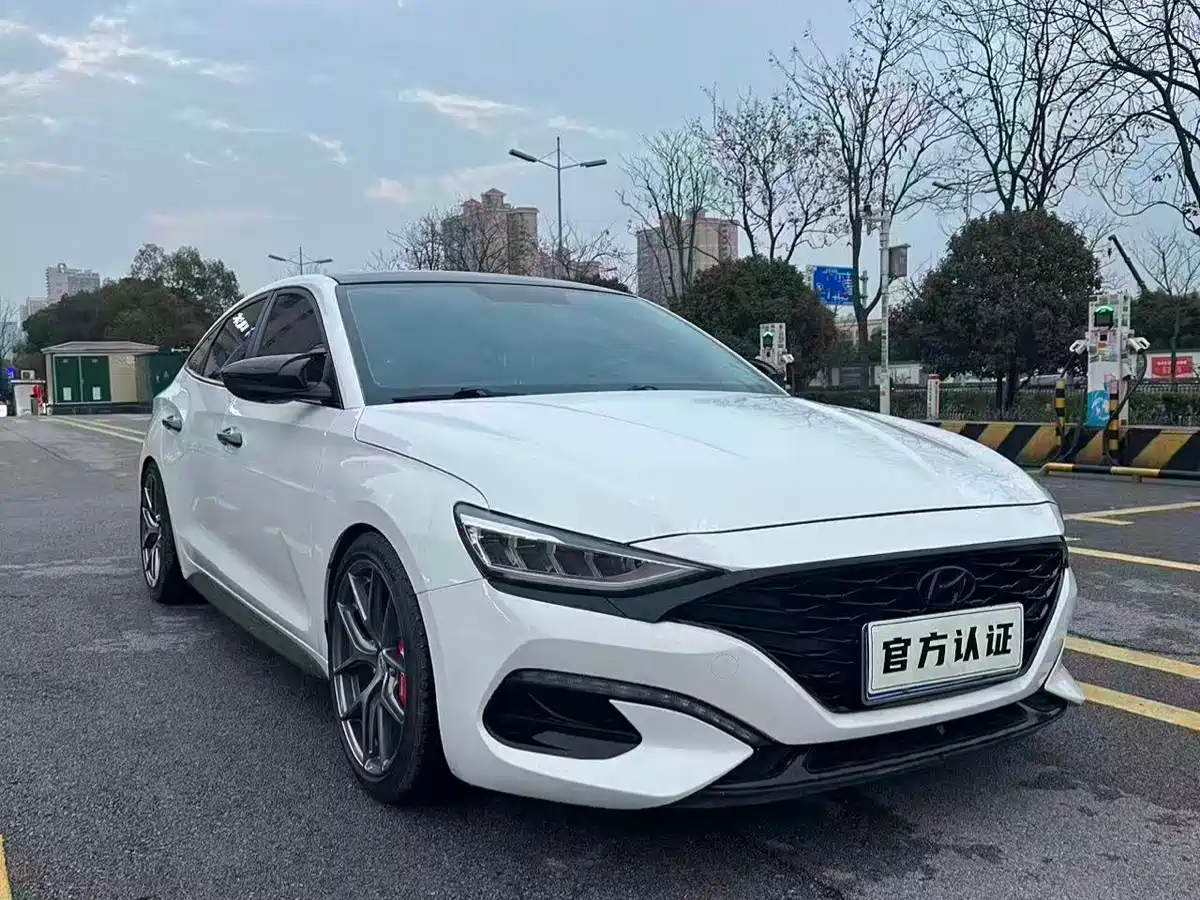 Hyundai Fista 2019 280TGDi Sport Edition China VI фото 3