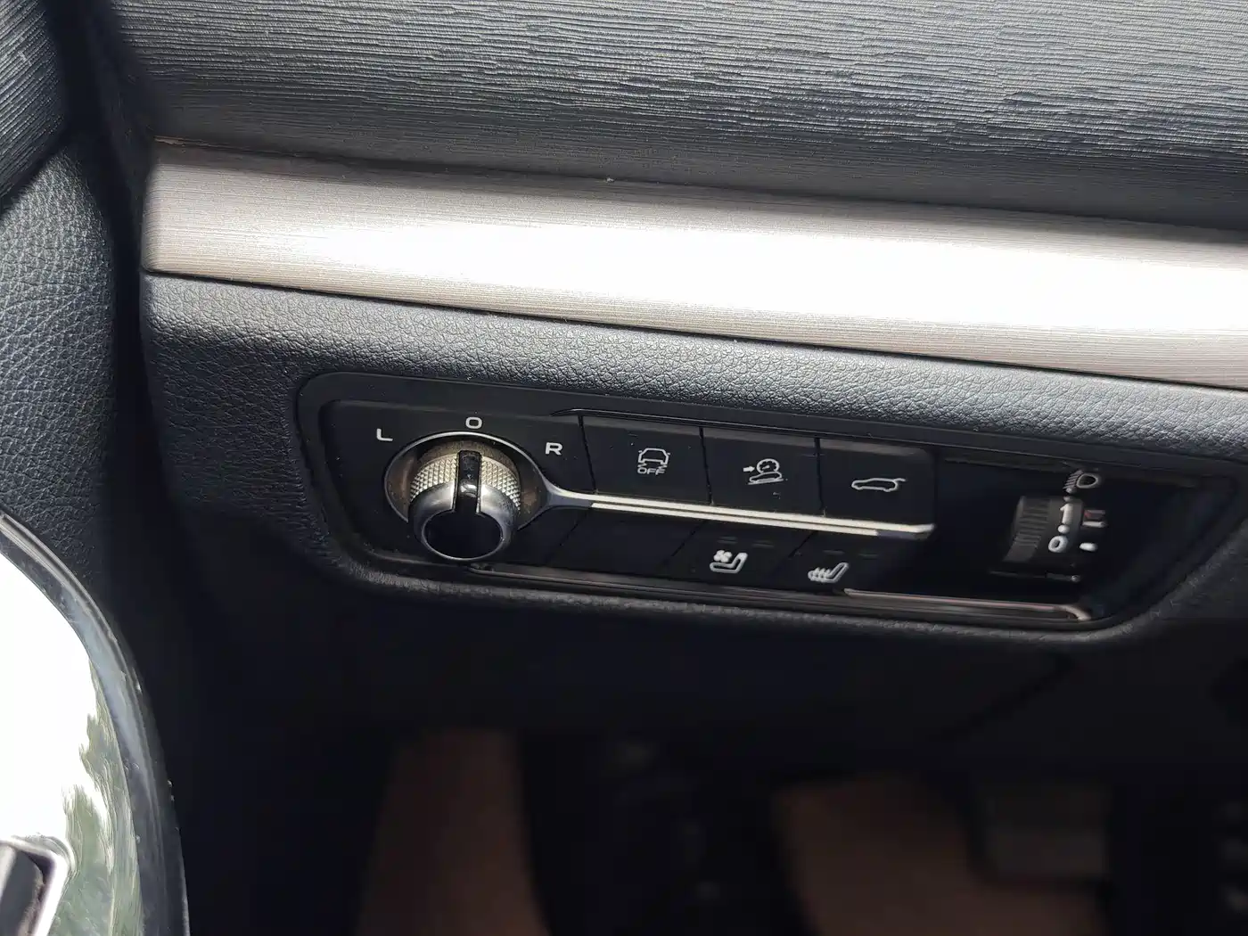 Changan Oshan X7 2020 2020 1.5T Facial Recognition Full Auto Parking Space Leisure Edition