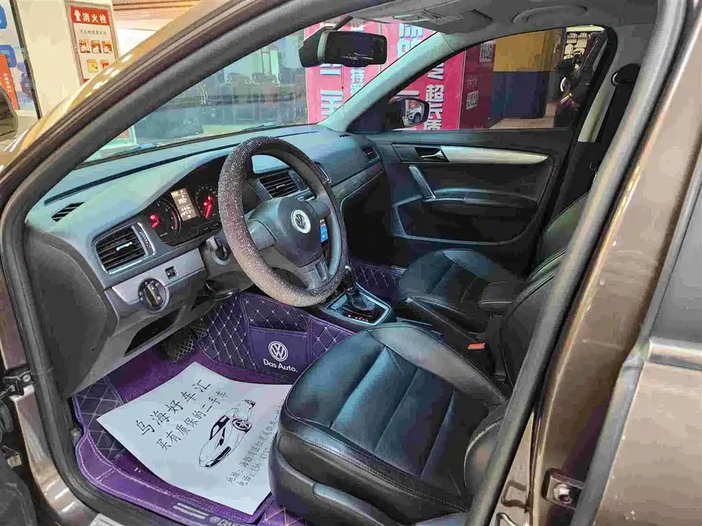 Volkswagen Lavida Tour 2015 1.6L Automatic Comfort Edition фото 3