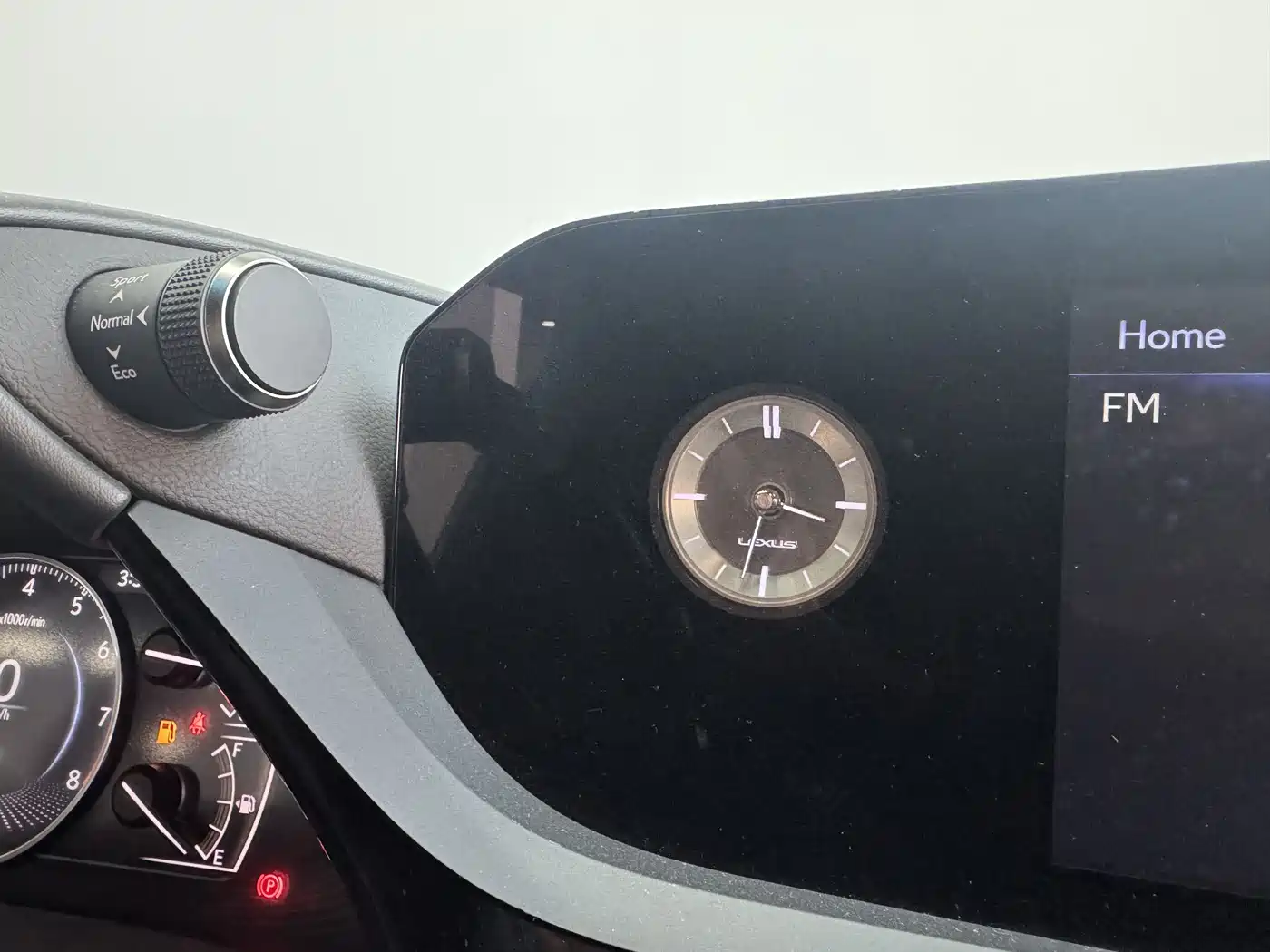 Lexus ES 2022 200 Excellence Edition фото 9