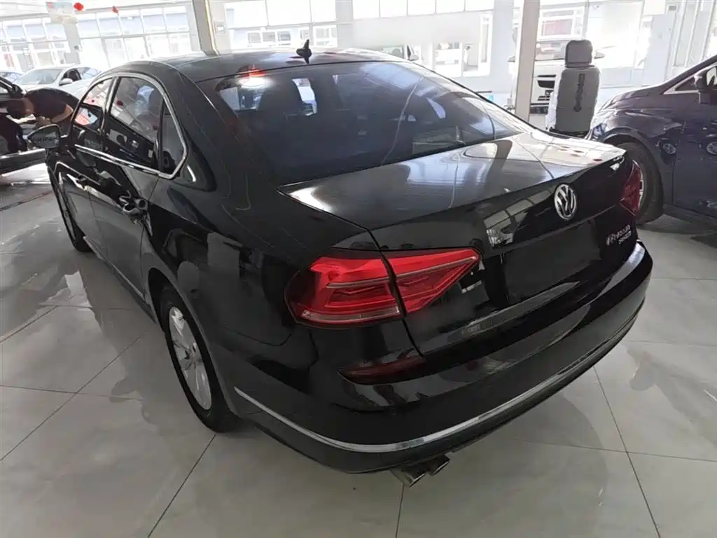 Volkswagen Passat 2017 280TSI DSG Elegance фото 5