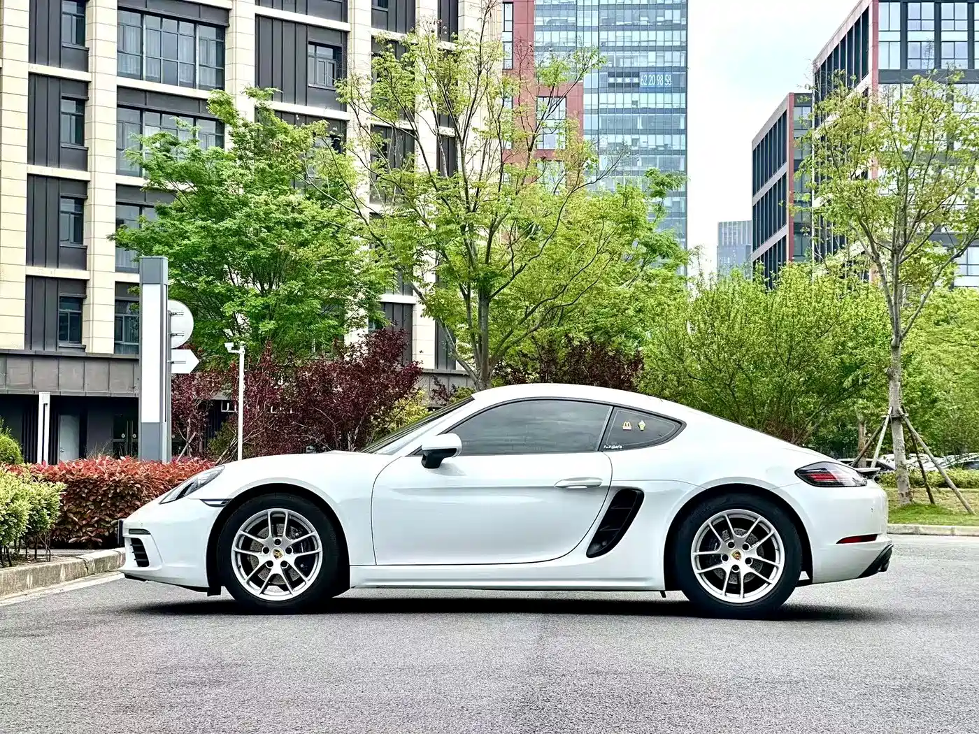 Porsche 718 2018 Cayman 2.0T фото 11