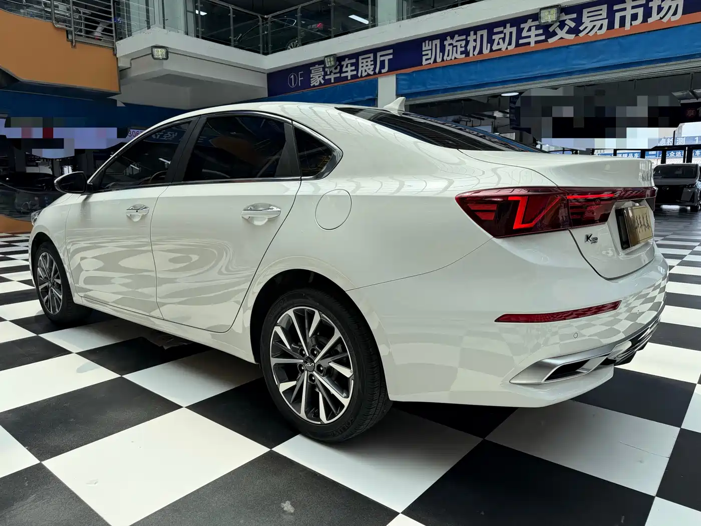 Kia K3 2021 1.5L CVT Fashion Edition фото 7