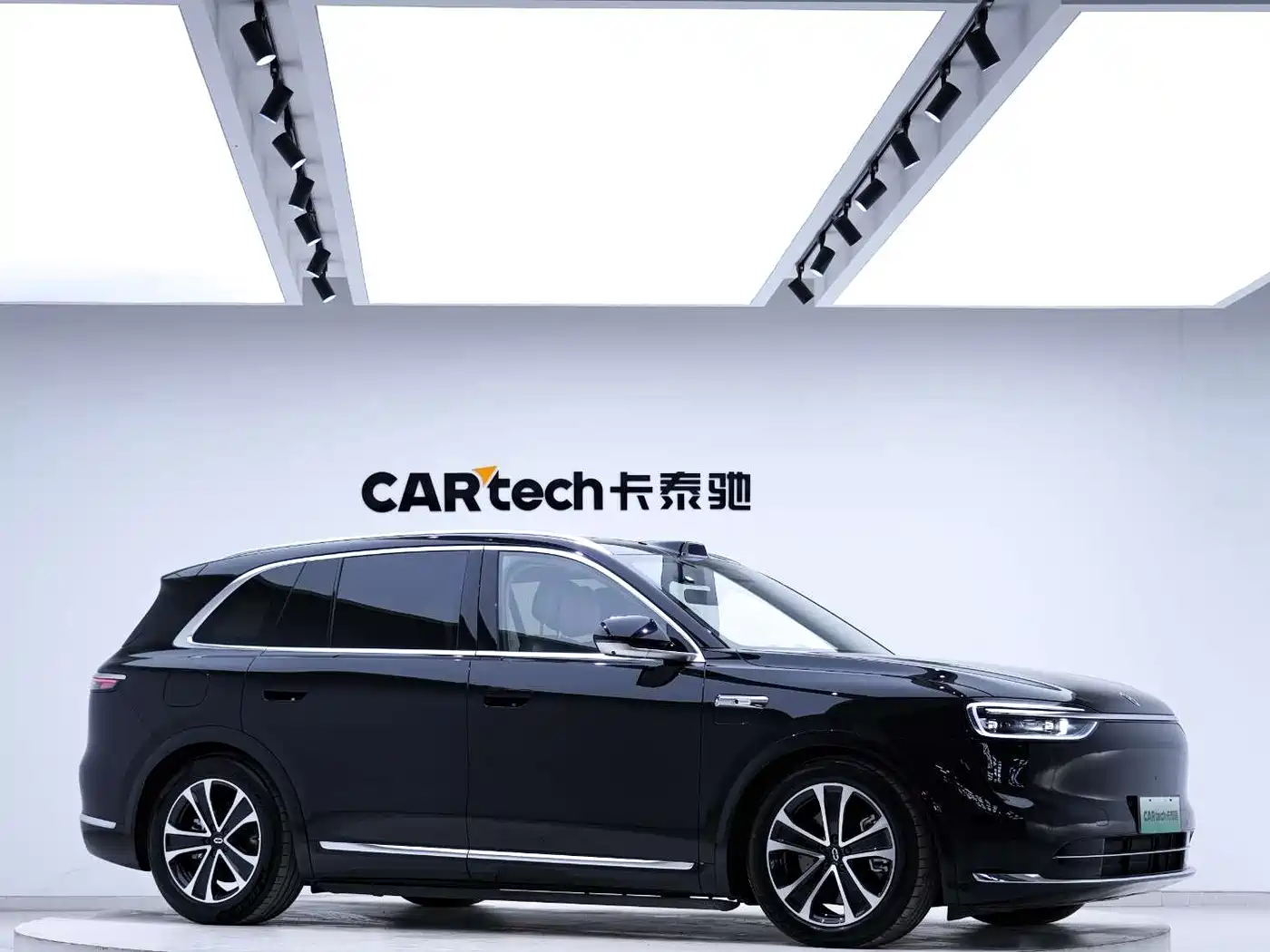 AITO Wenjie AITO M7 2026 Extended Range Ultra AWD 5-Seater фото 7