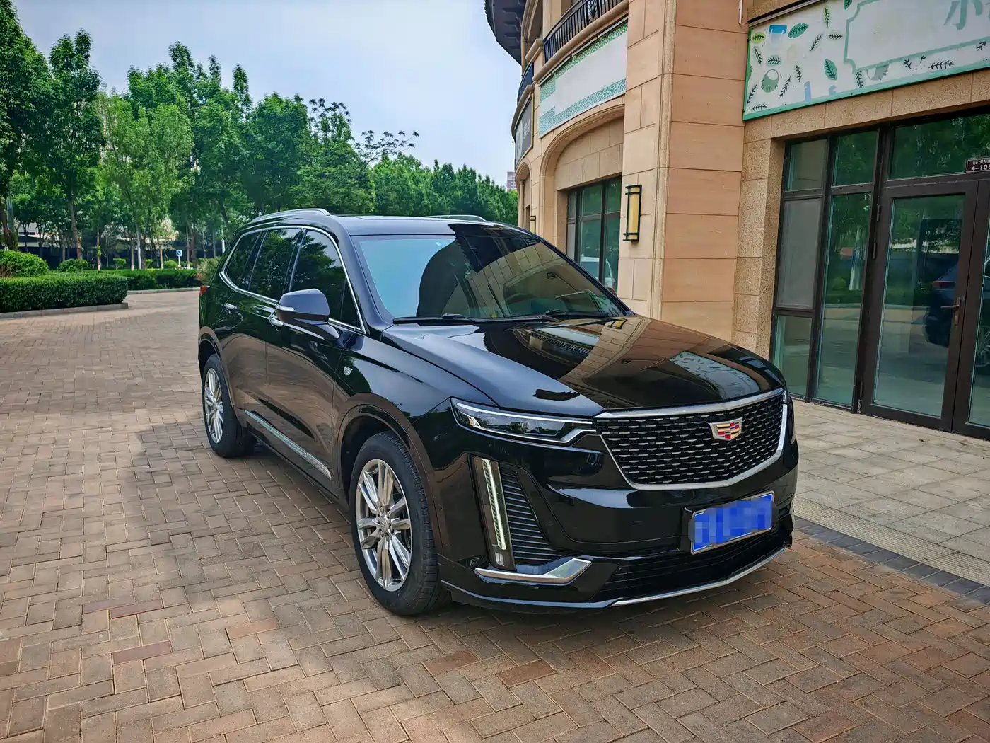 CADILLAC XT6