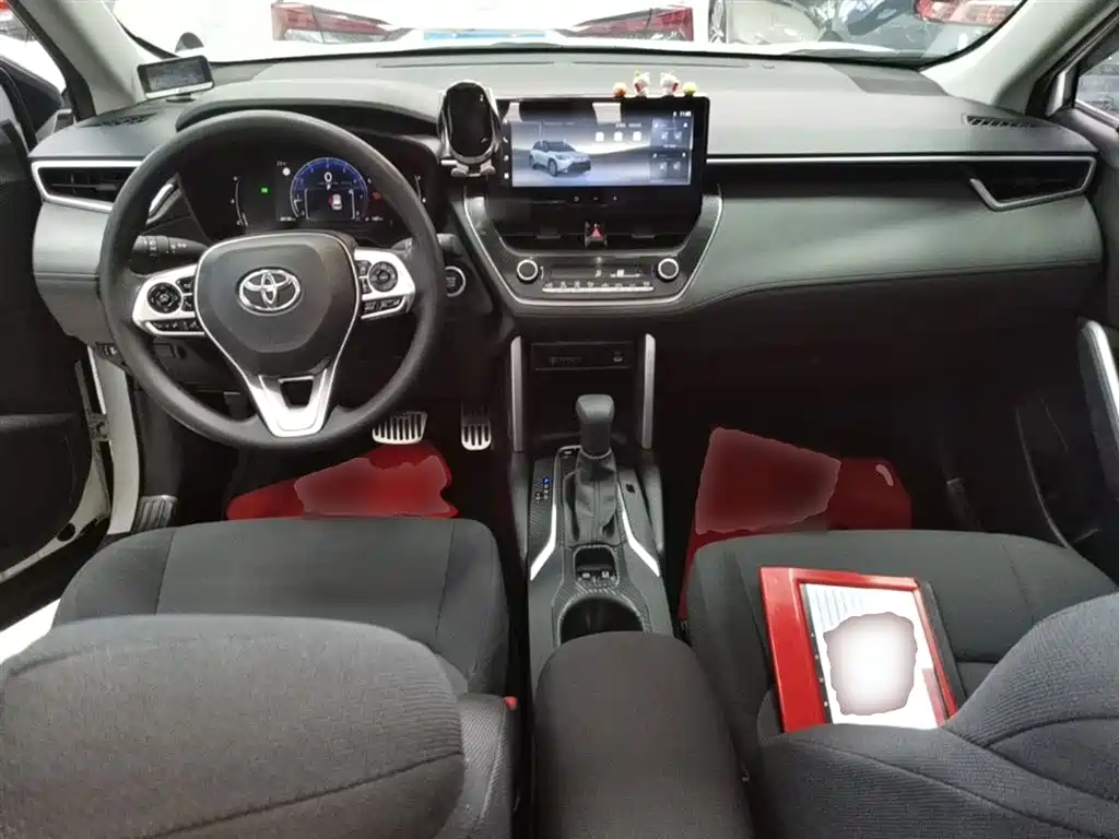 Toyota Frontlander 2023 2.0L CVT Leading Edition фото 10
