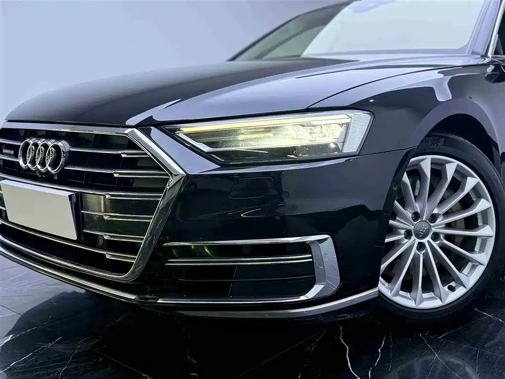 Audi A8 2018 A8L 55 TFSI quattro Launch Premium фото 4