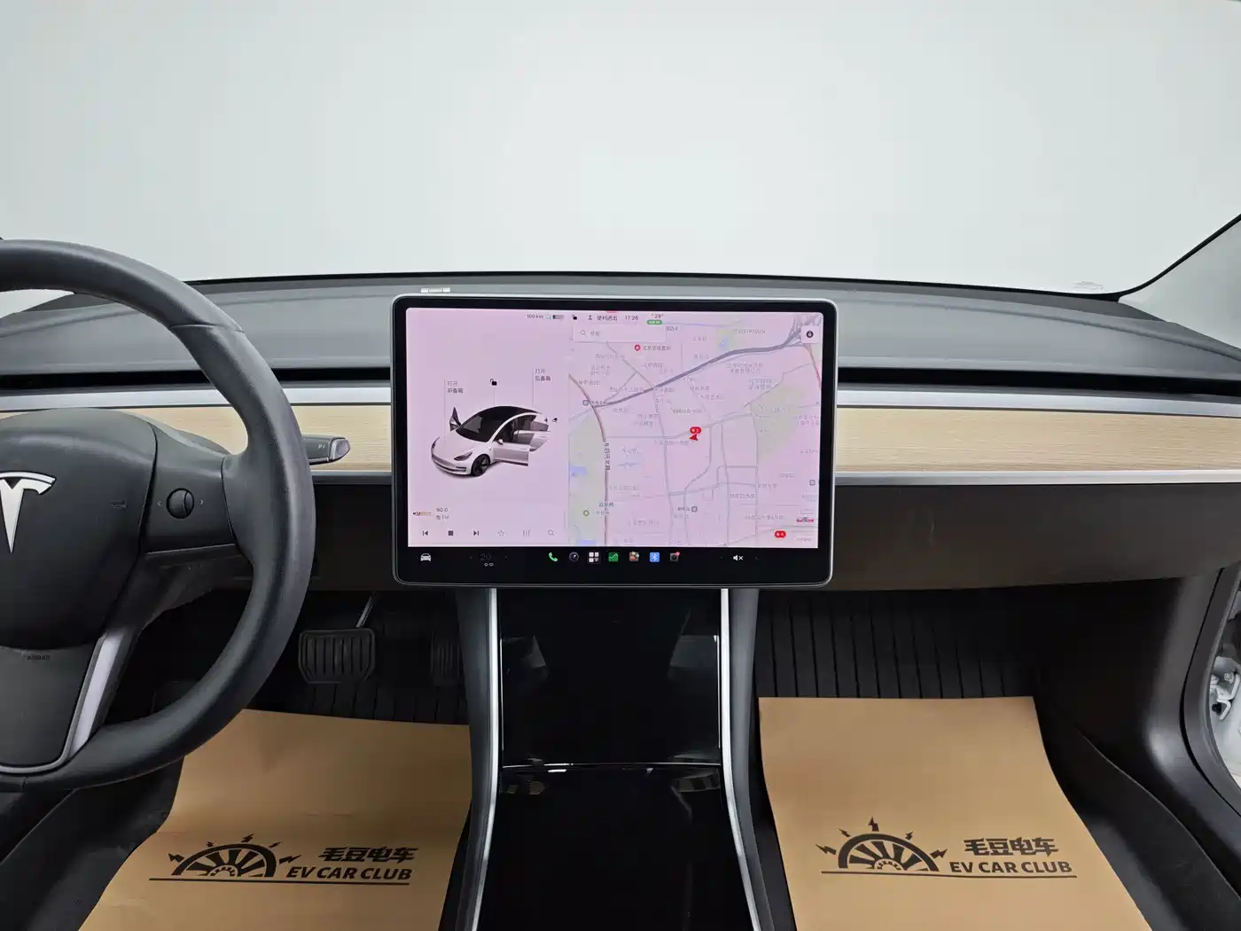 Фото 13 - Tesla Model 3