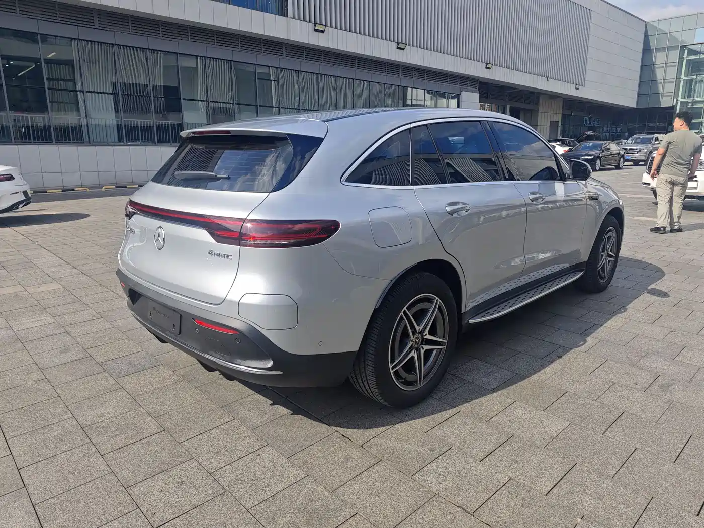 MERCEDES-BENZ EQC