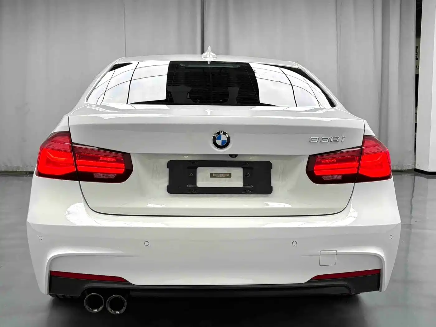 BMW 3 Series 2018 330i M Sport Black Night Edition фото 8