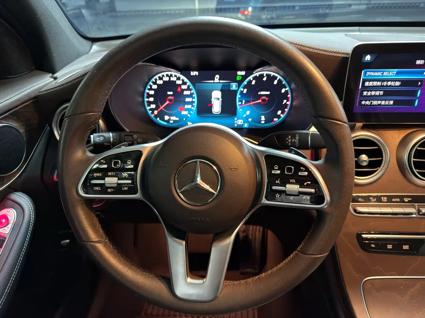 Mercedes-Benz GLC 2020 Facelift GLC 260 L 4MATIC Luxury фото 12