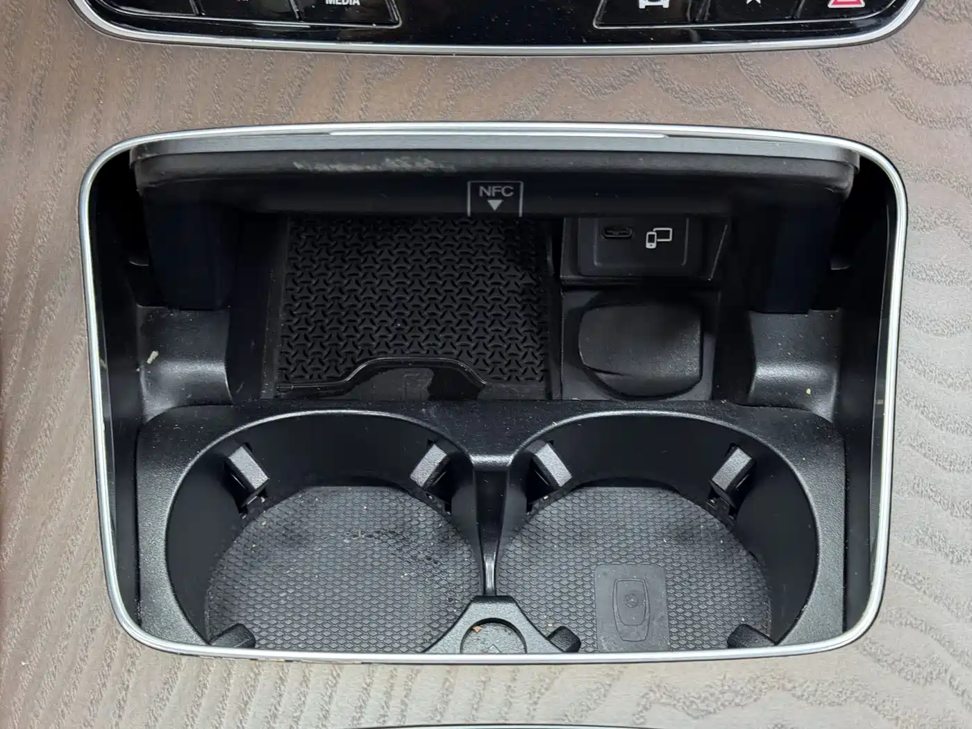 Mercedes-Benz E-Class 2022 E 300 L Luxury фото 27
