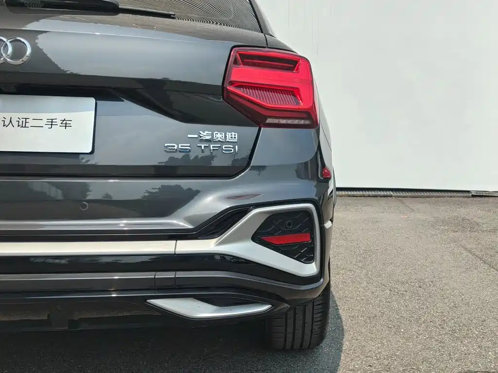 Фото 18 - Audi Q2L