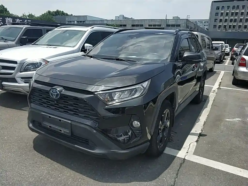 Toyota RAV4 Rongfang 2021 Hybrid 2.5L E-CVT AWD Elite PLUS Edition фото 2