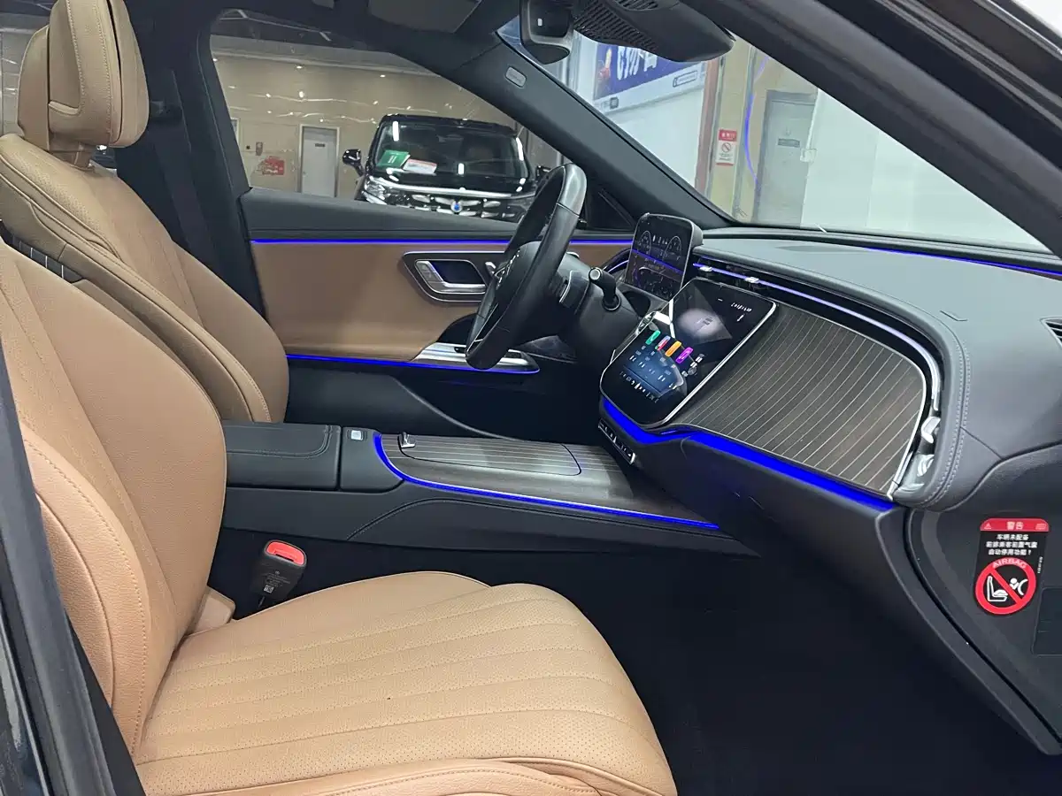Mercedes-Benz E-Class 2024 E 300 L Fashion фото 14