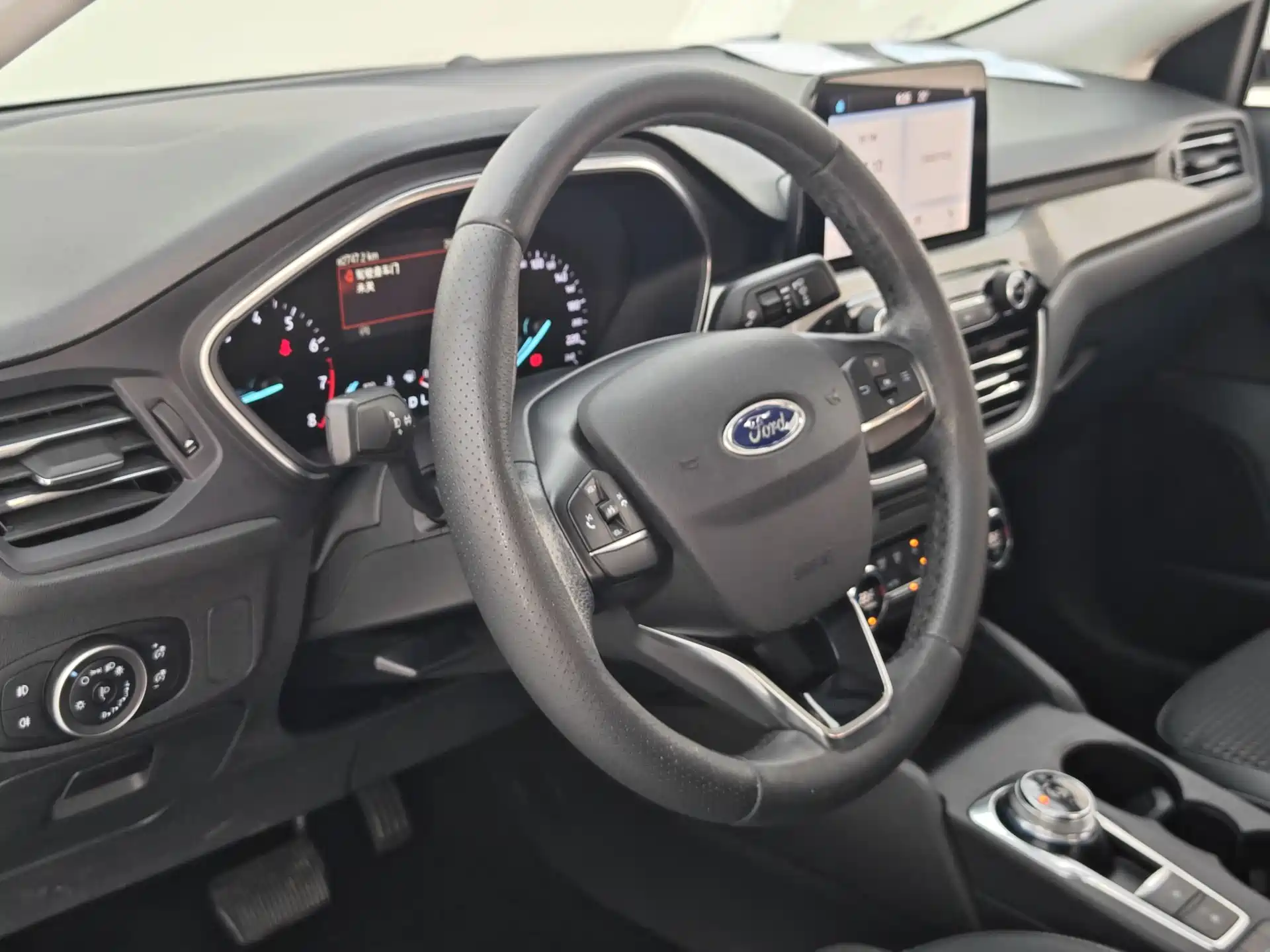 Фото 27 - Ford Focus