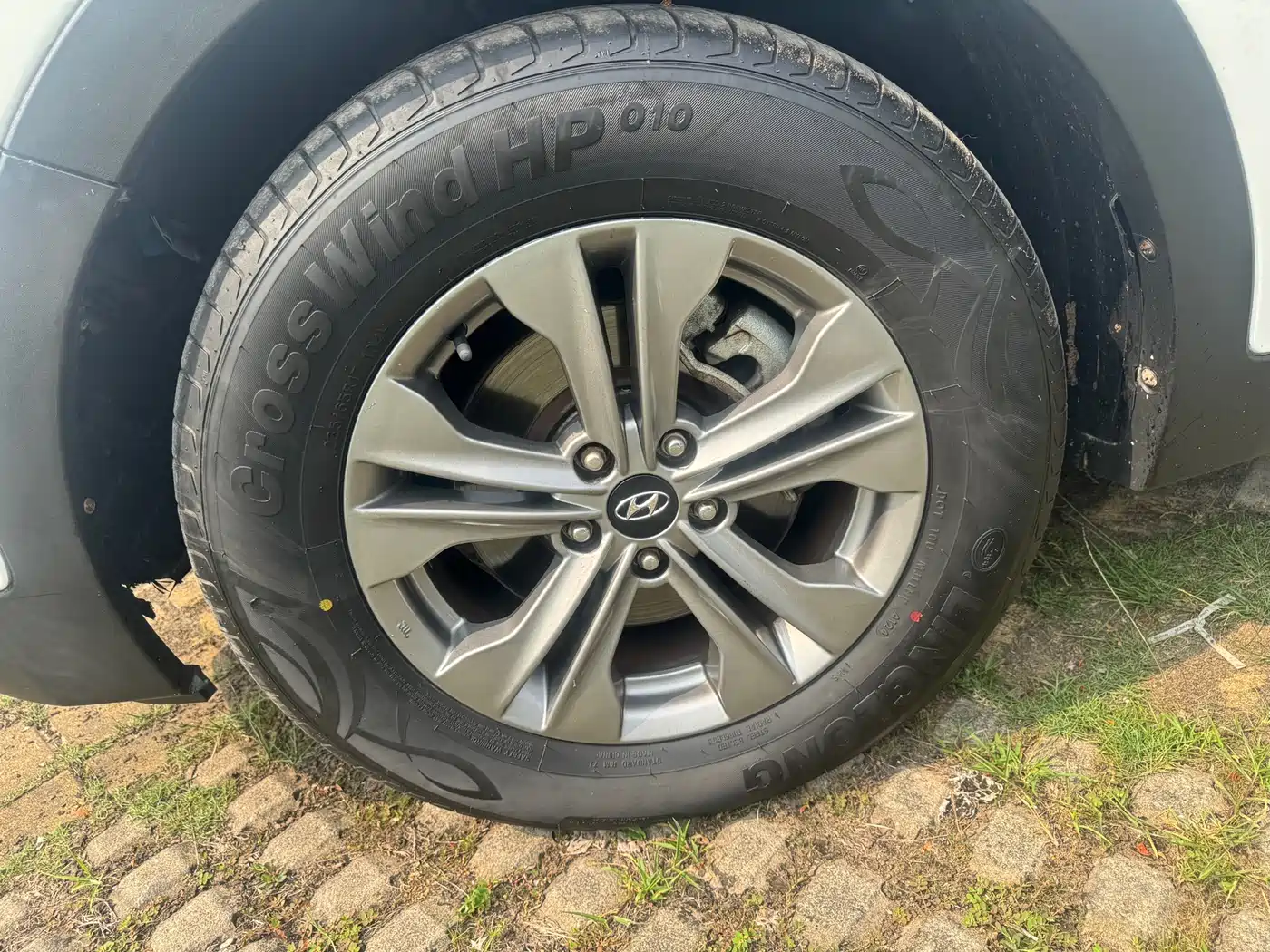 Hyundai Santa Fe 2015 2.4L Automatic 4WD Smart 5-seater фото 24