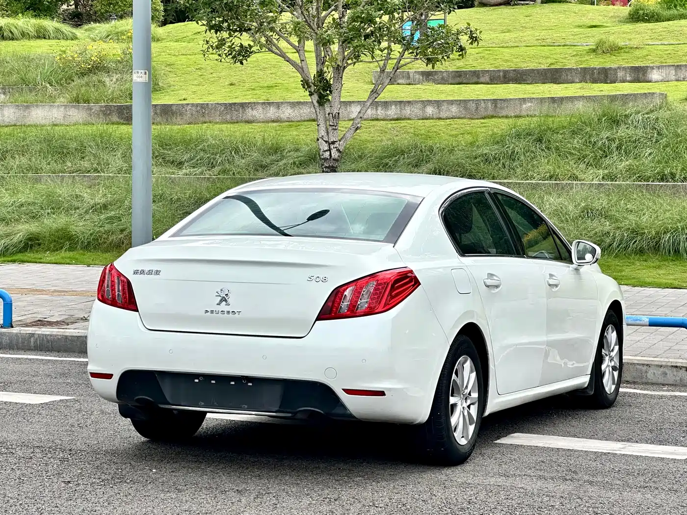 Peugeot 508 2013 2.0L 2nd Anniversary Auto Sunroof Classic Edition фото 4