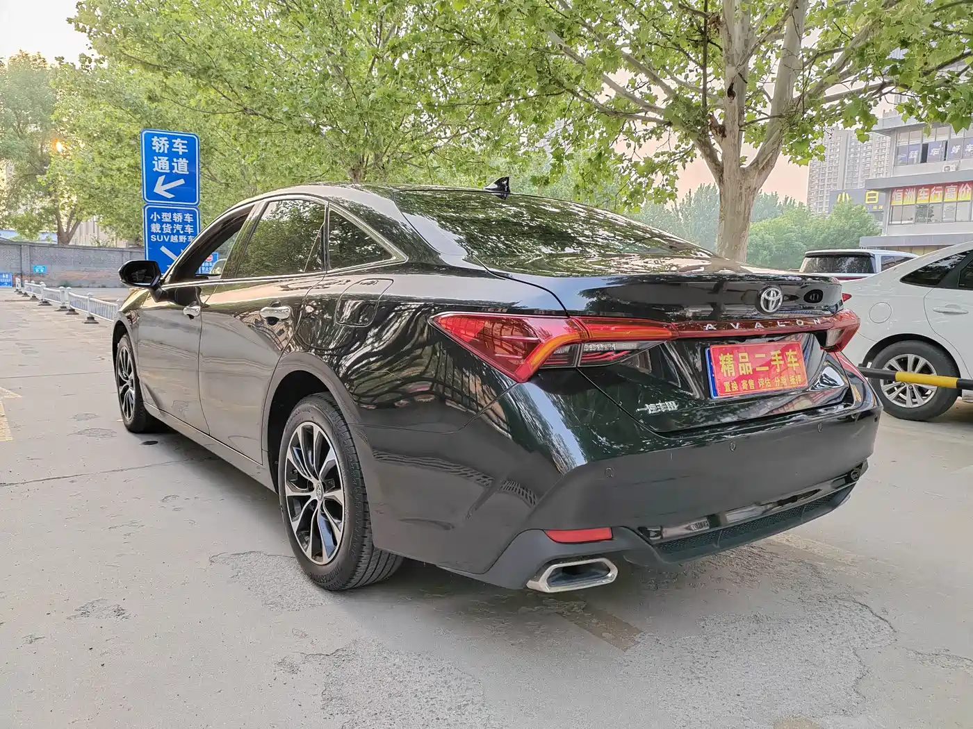 Toyota Avalon 2022 2.0L Luxury Edition фото 6