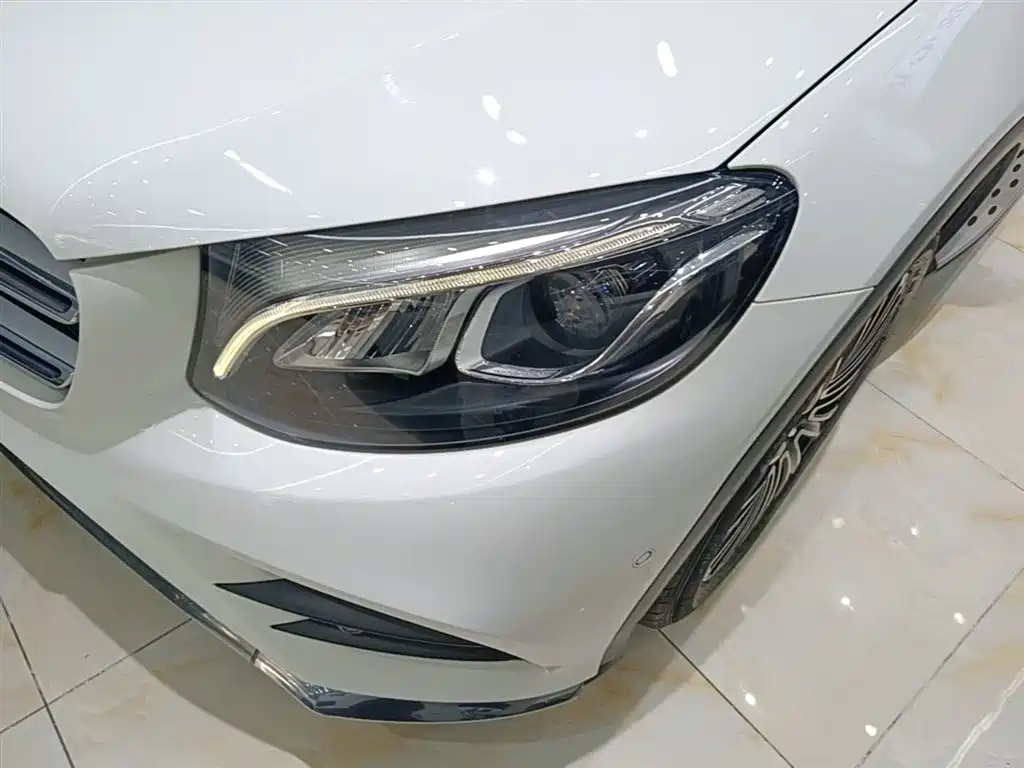 Mercedes-Benz GLC 2019 GLC 260 L 4MATIC Dynamic фото 24