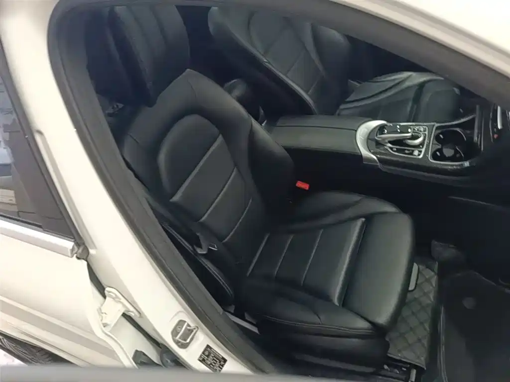 Mercedes-Benz GLC 2019 GLC 260 L 4MATIC Dynamic фото 25
