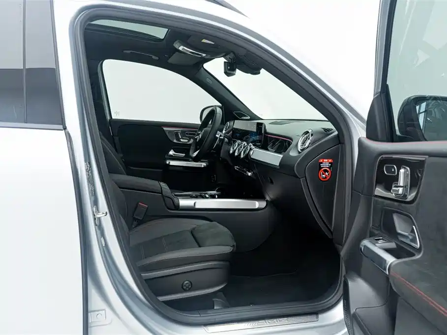 Mercedes-Benz GLB AMG 2024 AMG GLB 35 4MATIC фото 19