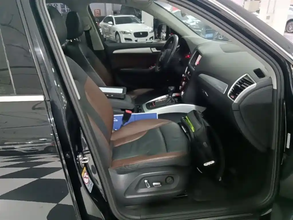 Audi Q5 2017 Plus 40 TFSI Technology фото 25