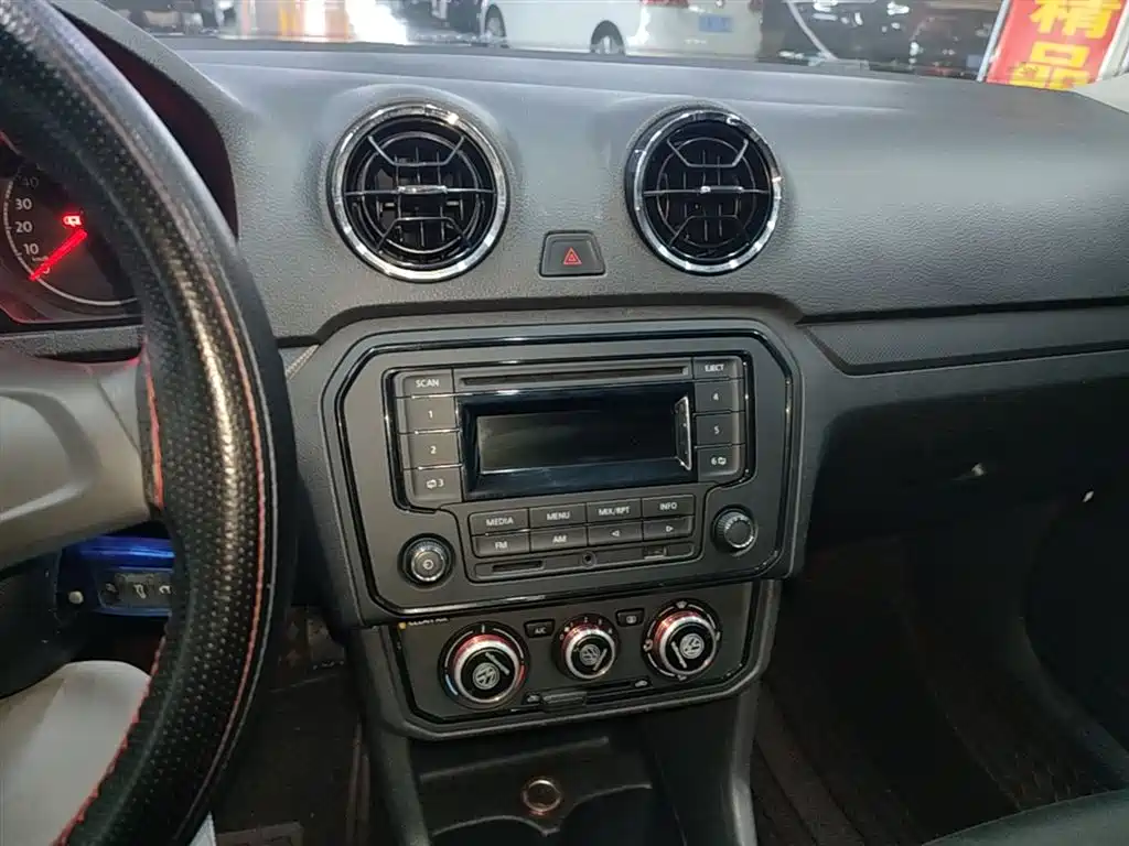 Volkswagen Jetta 2019 Dream Edition 1.5L Manual Fashion фото 13
