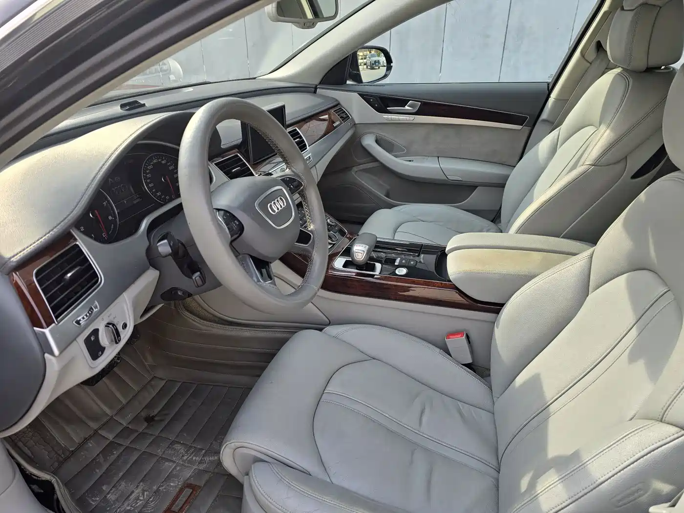 Audi A8 2013 A8L 45 TFSI quattro Comfort фото 7