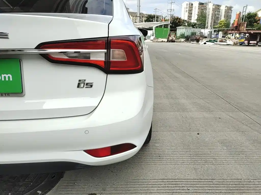 Roewe i5 2019 2019 1.5L Automatic 4G Connected LingHao Flagship Version