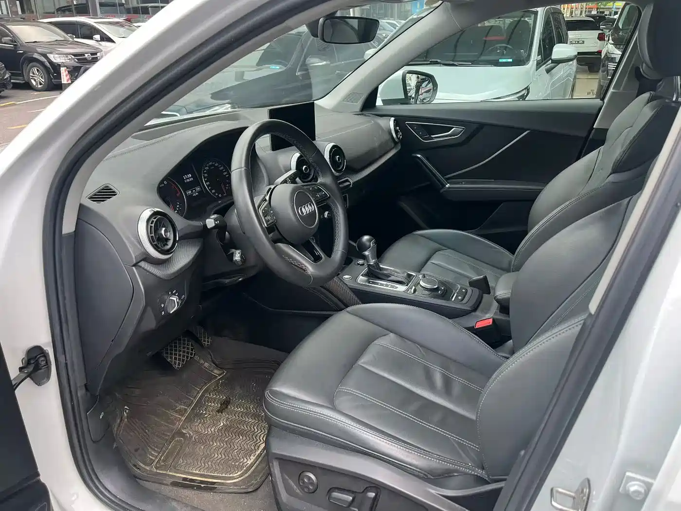 Фото 4 - Audi Q2L